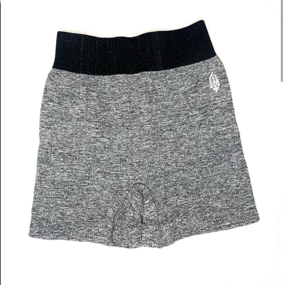 NWOT Free People Movement • Prajna shorts gray ribbed bike yoga shorts XS/S